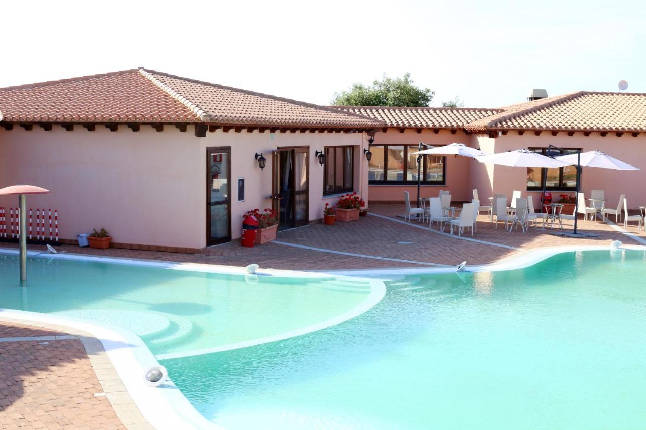 Borgo Dei Pescatori Hotel Aglientu Exterior foto
